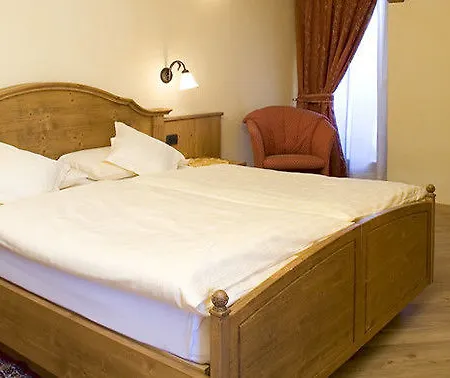 Hotel Hotel Ristorante Cassana 3*