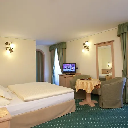 Hotel Hotel Ristorante Cassana 3*