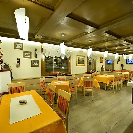 Hotel Hotel Ristorante Cassana 3*