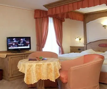 Hotel Hotel Ristorante Cassana 3*